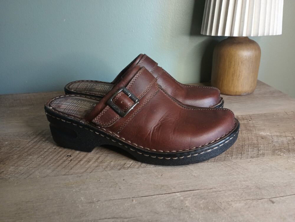 Eastland Women's Chunky Clogs 9 Brown Buckle Equestrian Academia Classic Rustic
